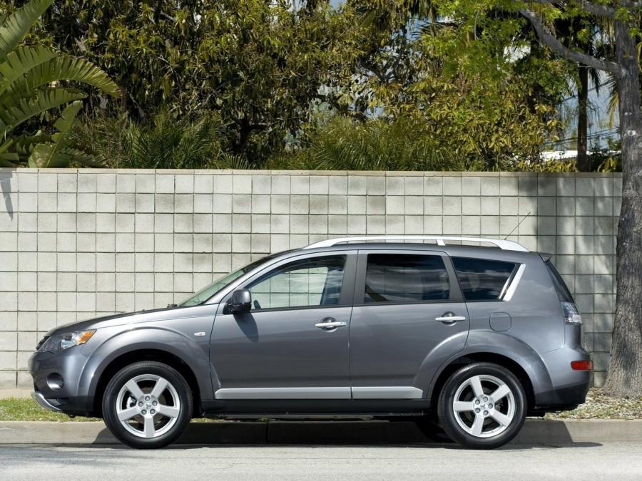  Mitsubishi Outlander 4WD 2007 года  (US) (фото 21 из 66)
